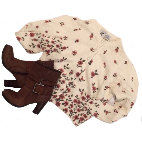 FashionBug Sweater Luxurious with pearl buttons 🌅 - Picture 7 of 7